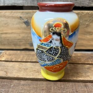 Vintage Satsuma Style Miniature Porcelain Vase Made in Occupied Japan